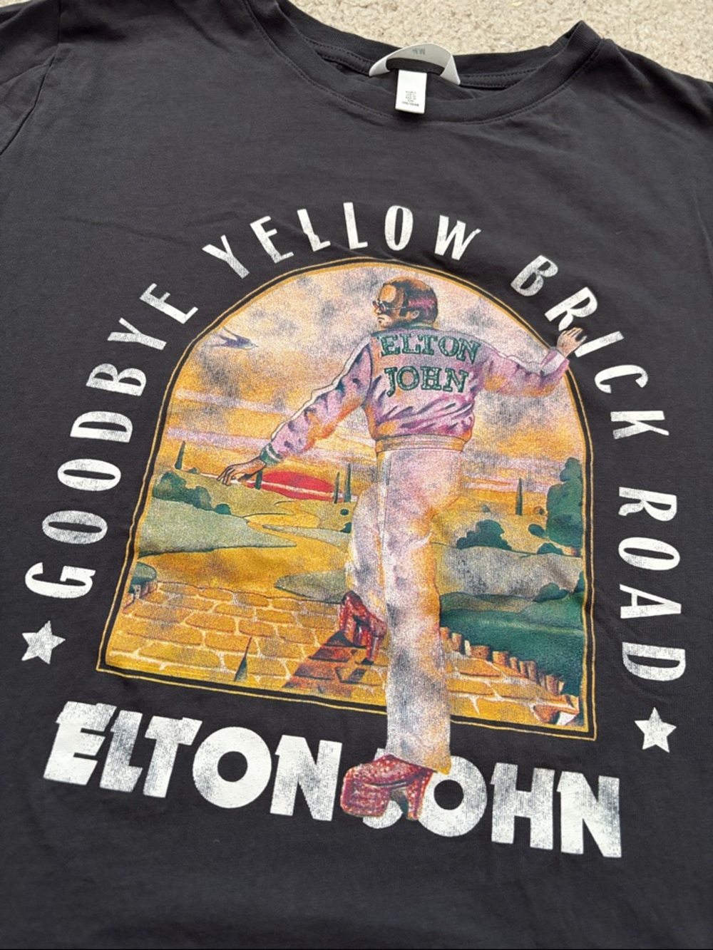 H&M dark gray Elton John 'Goodbye Yellow Brick Road' Graphic Tee - Picture 2 of 5